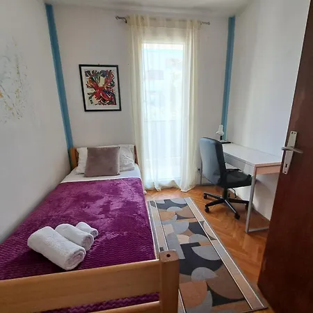 Apartment Centre *