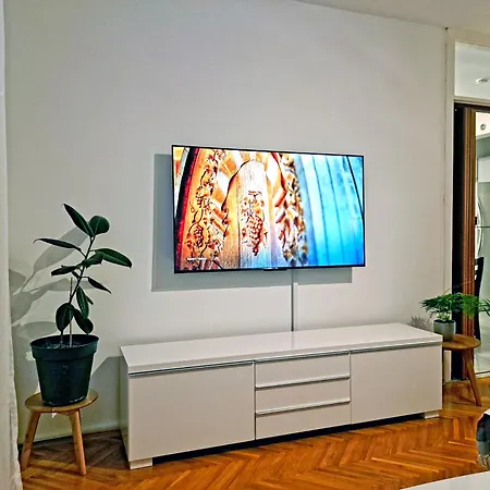 Apartment Centre *